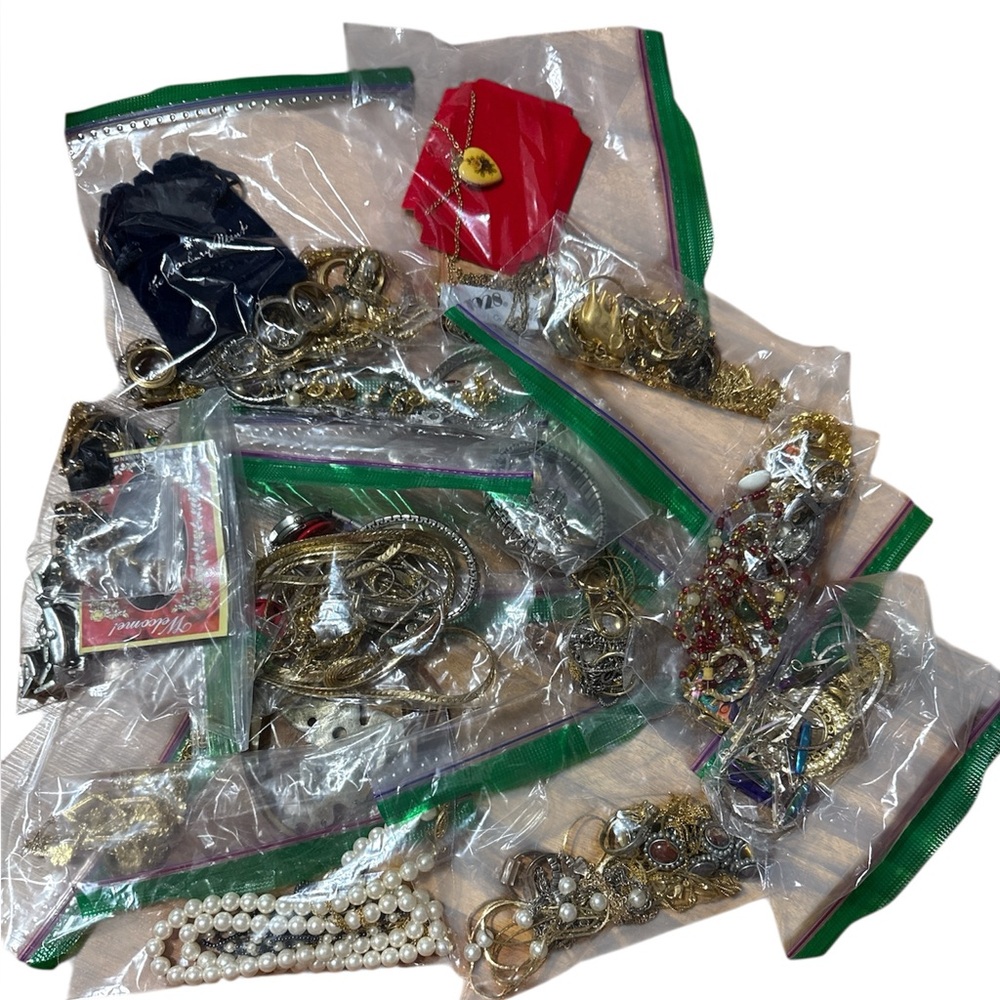 1.5 lbs Lot Costume Jewelry